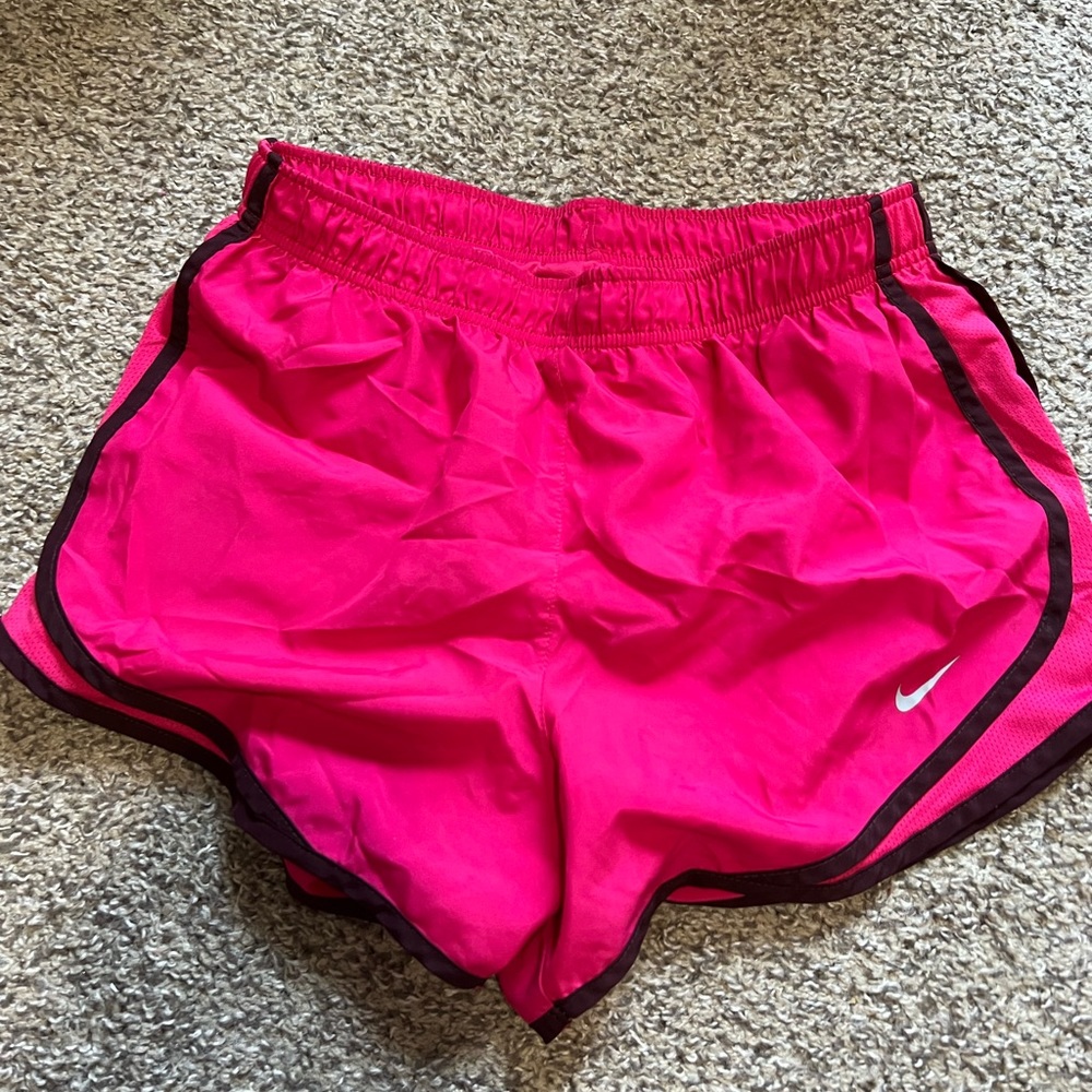 Nike shorts size medium